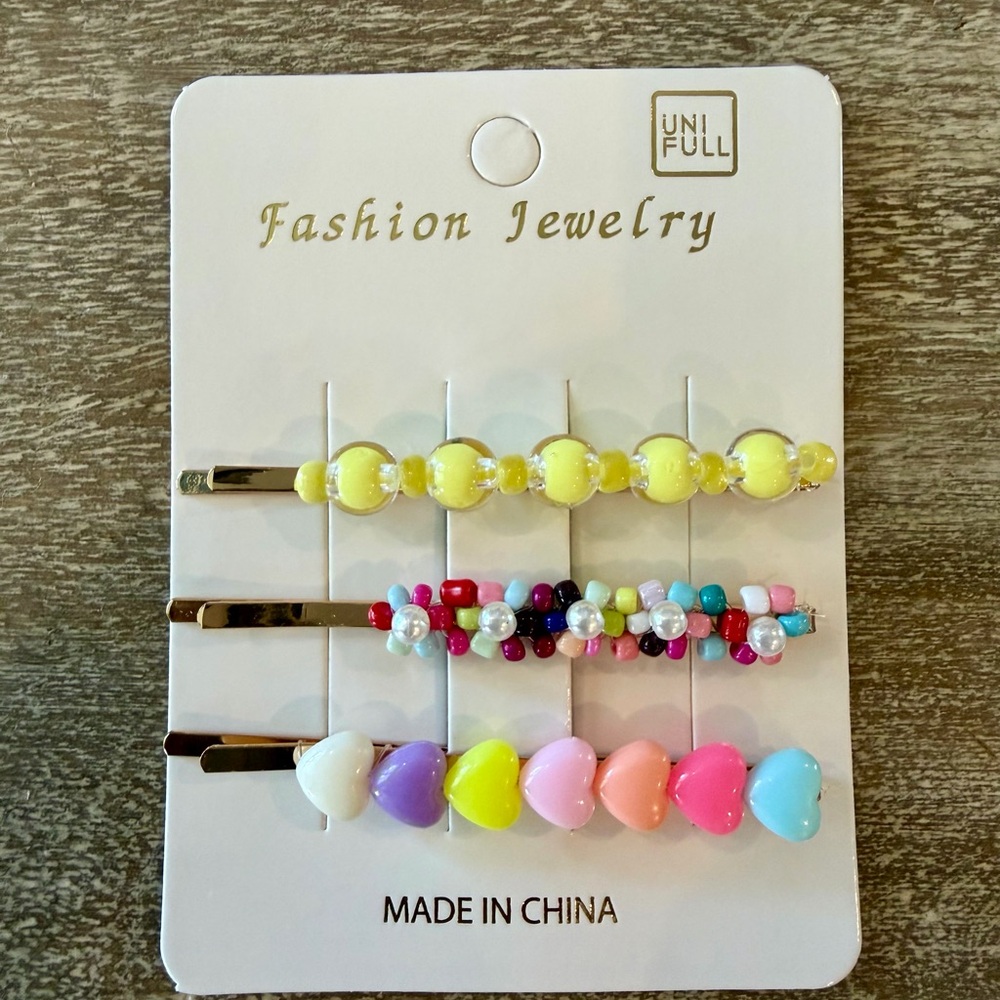 Set of 3 Girls playful hair pins!